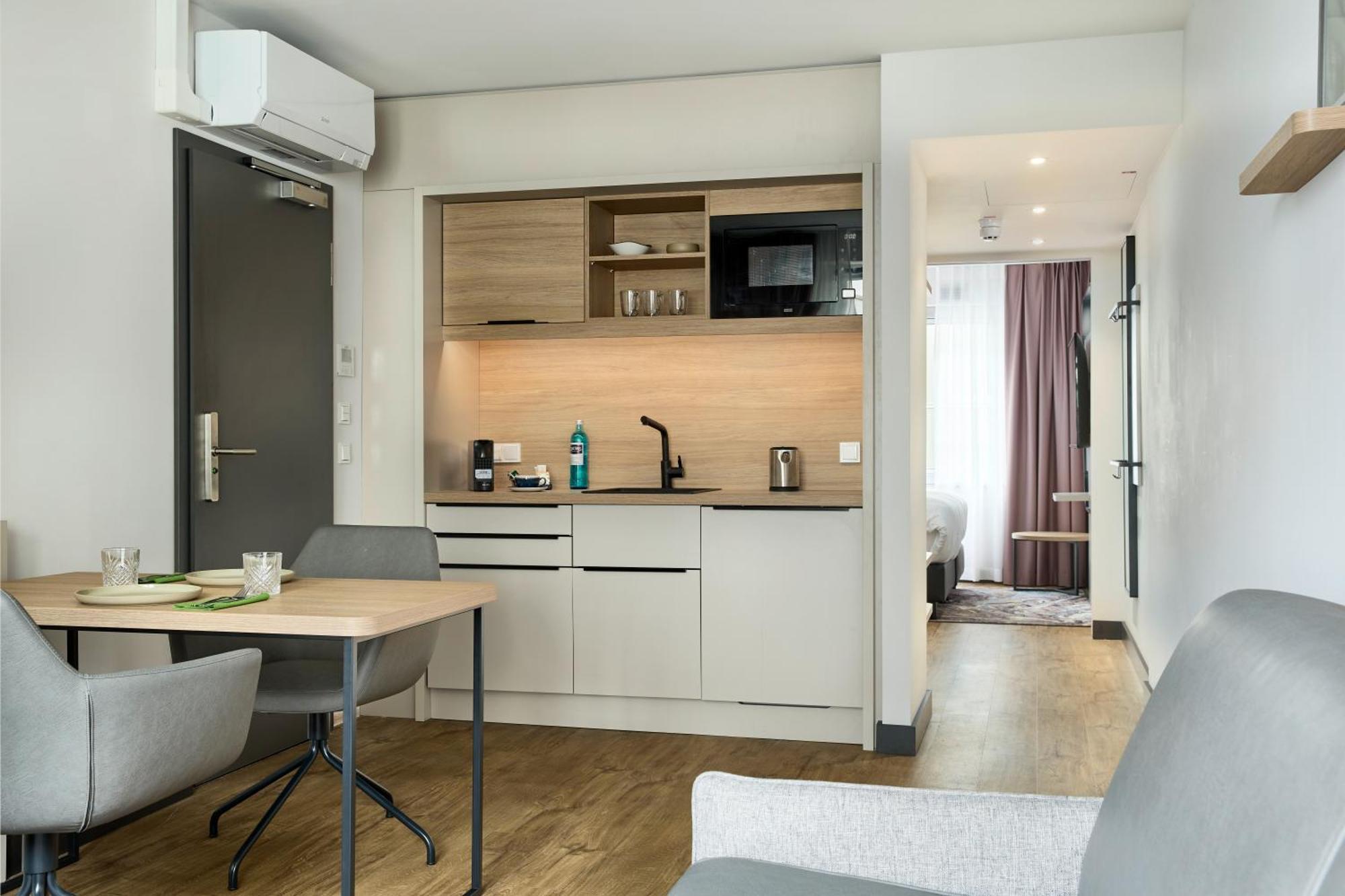 June Six Hotel Hannover City Экстерьер фото