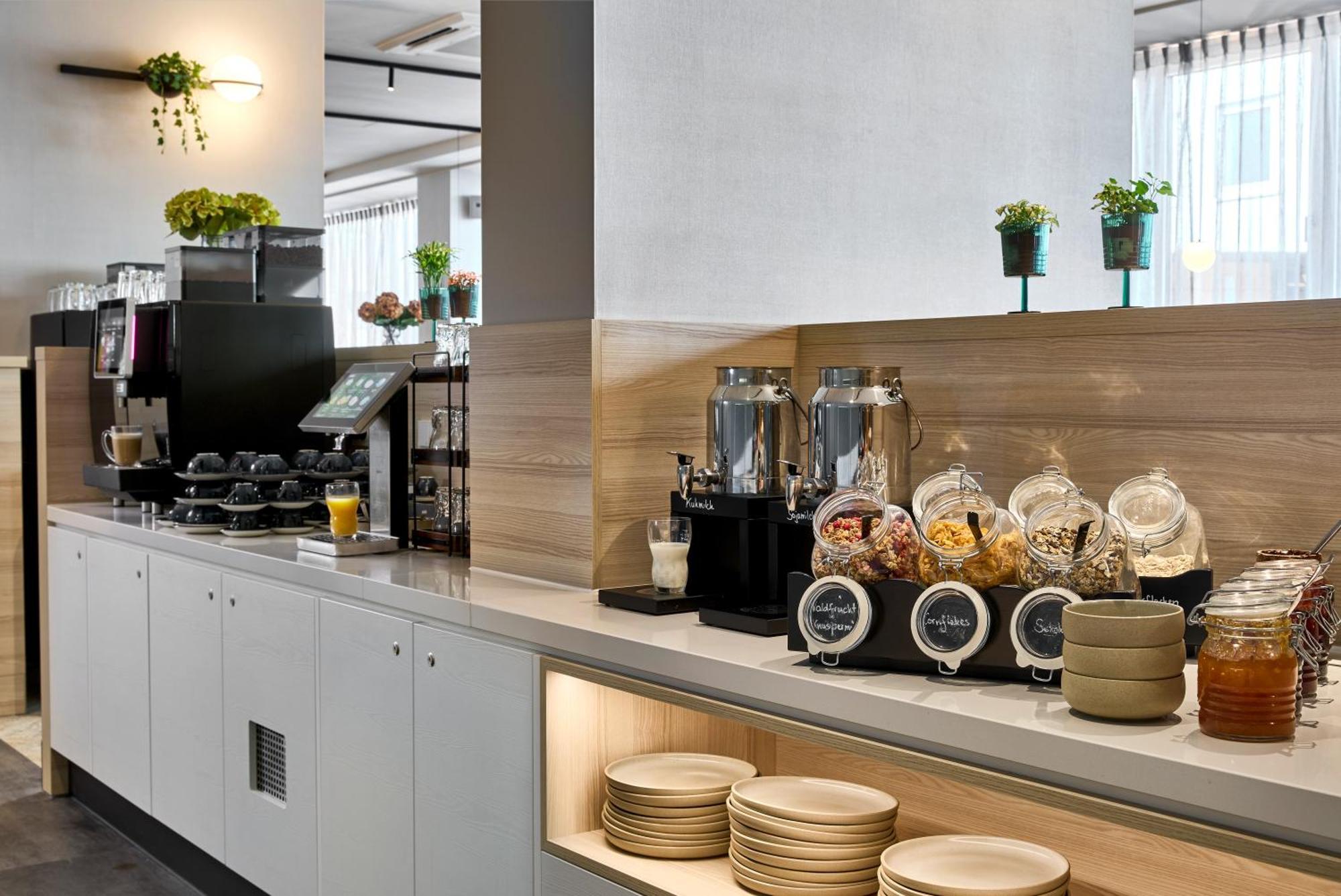 June Six Hotel Hannover City Экстерьер фото