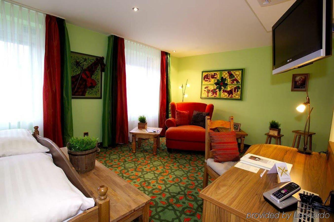 June Six Hotel Hannover City Экстерьер фото